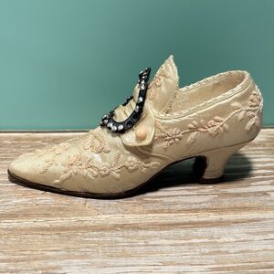 The Only Shoe Figurine By Popular Imports, Inc